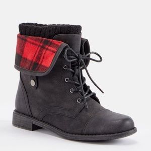 plaid panel flat boot